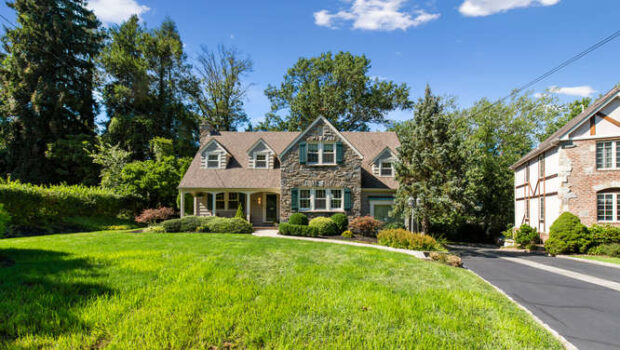 FEATURED PROPERTY: 148 Greenwood Road, Mountainside | Beautiful Colonial | $899,000